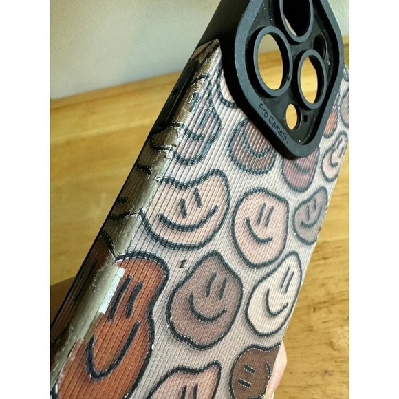 iPhone 14 Pro Smiley phone case - Picture 9 of 10